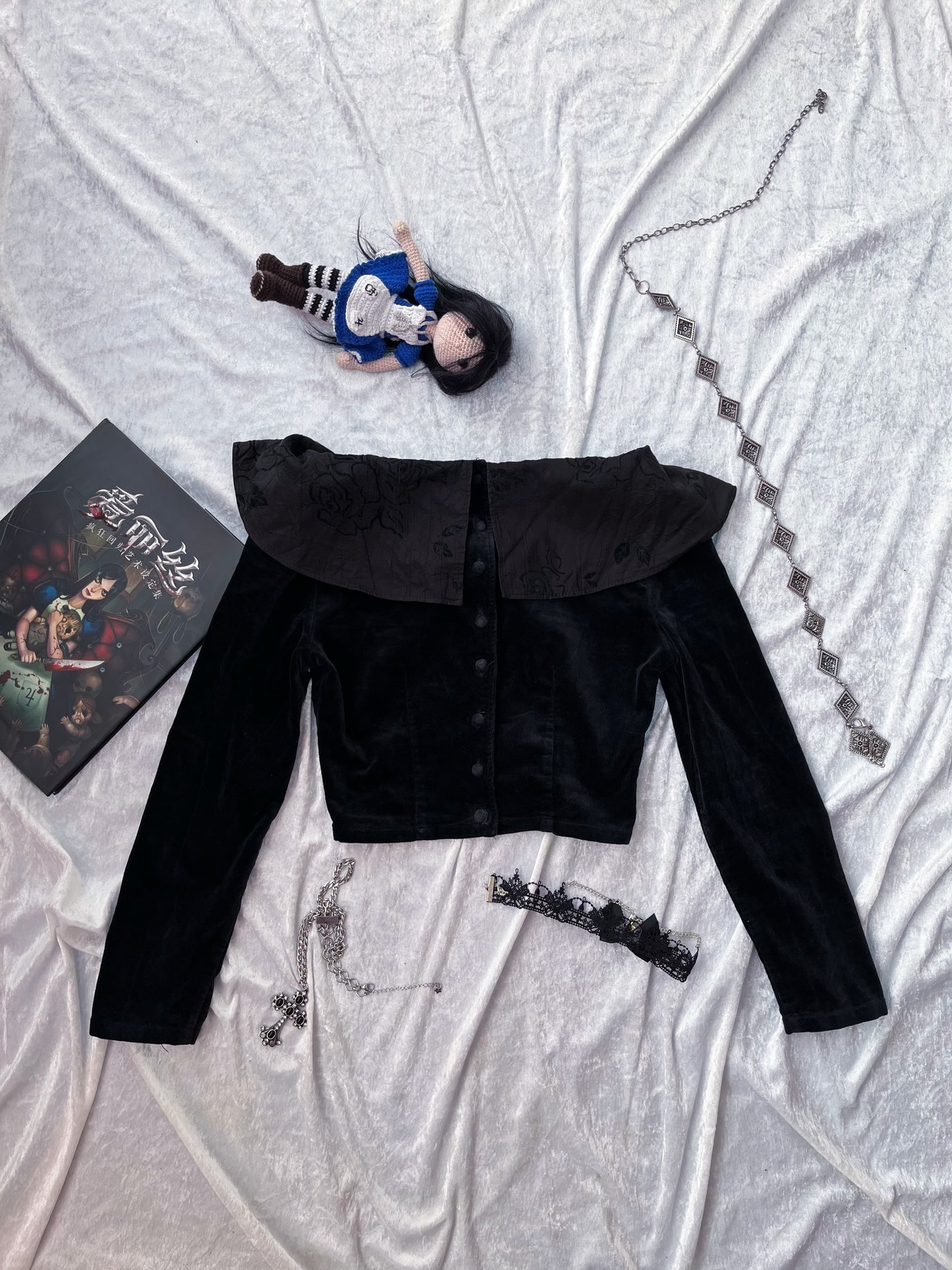 Vintage whimsygoth black velvet top 🦇🌀