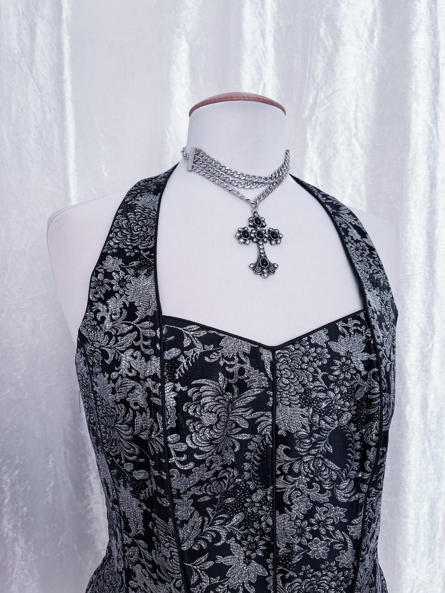 Gothic halter silver corset with lace-up detail 🩶🦇