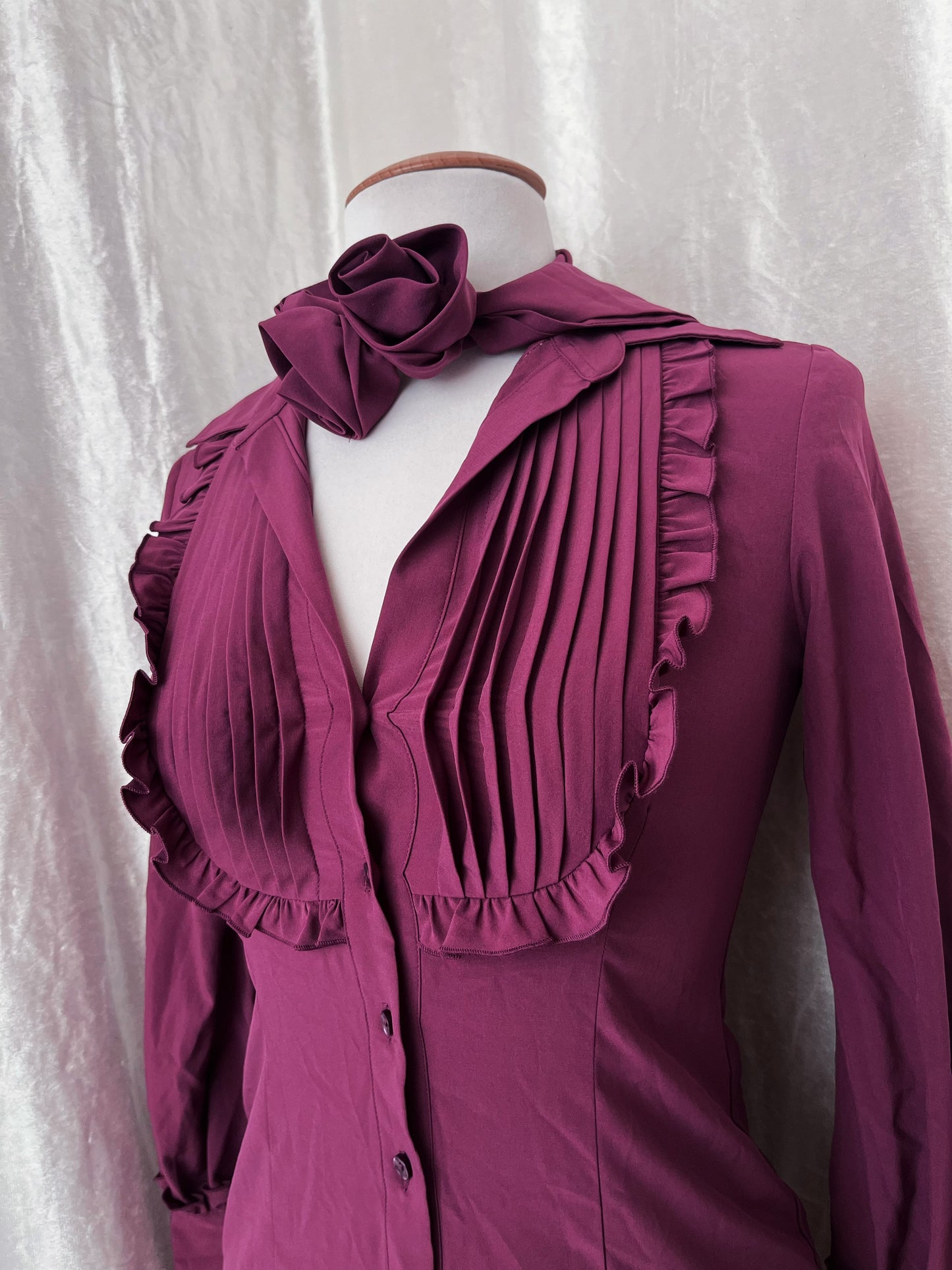 Gothic coquette bright purple shirt with ruffle detail & removable rose collar 🎀