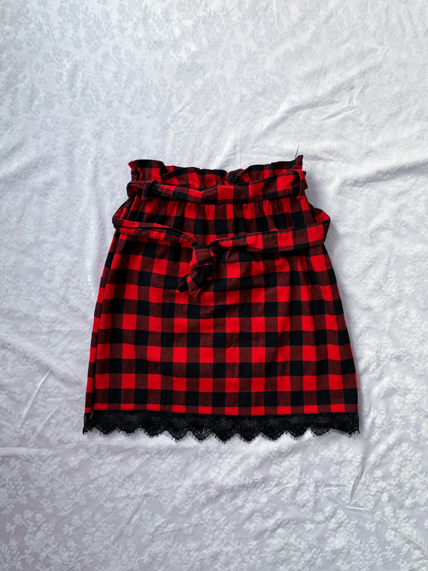 Checked emo skirt with lace trim detail