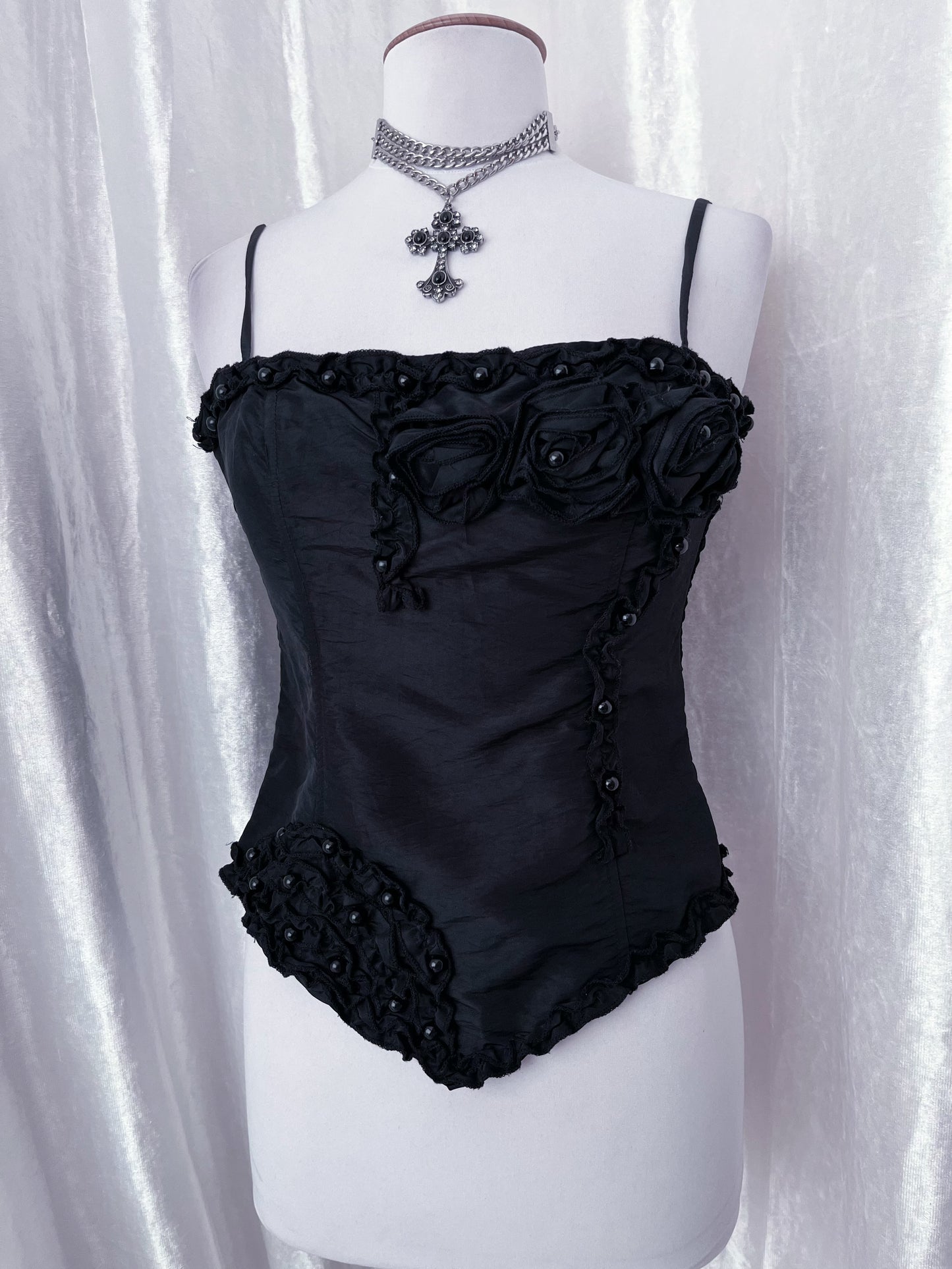 00’s gothic black top 🕷️