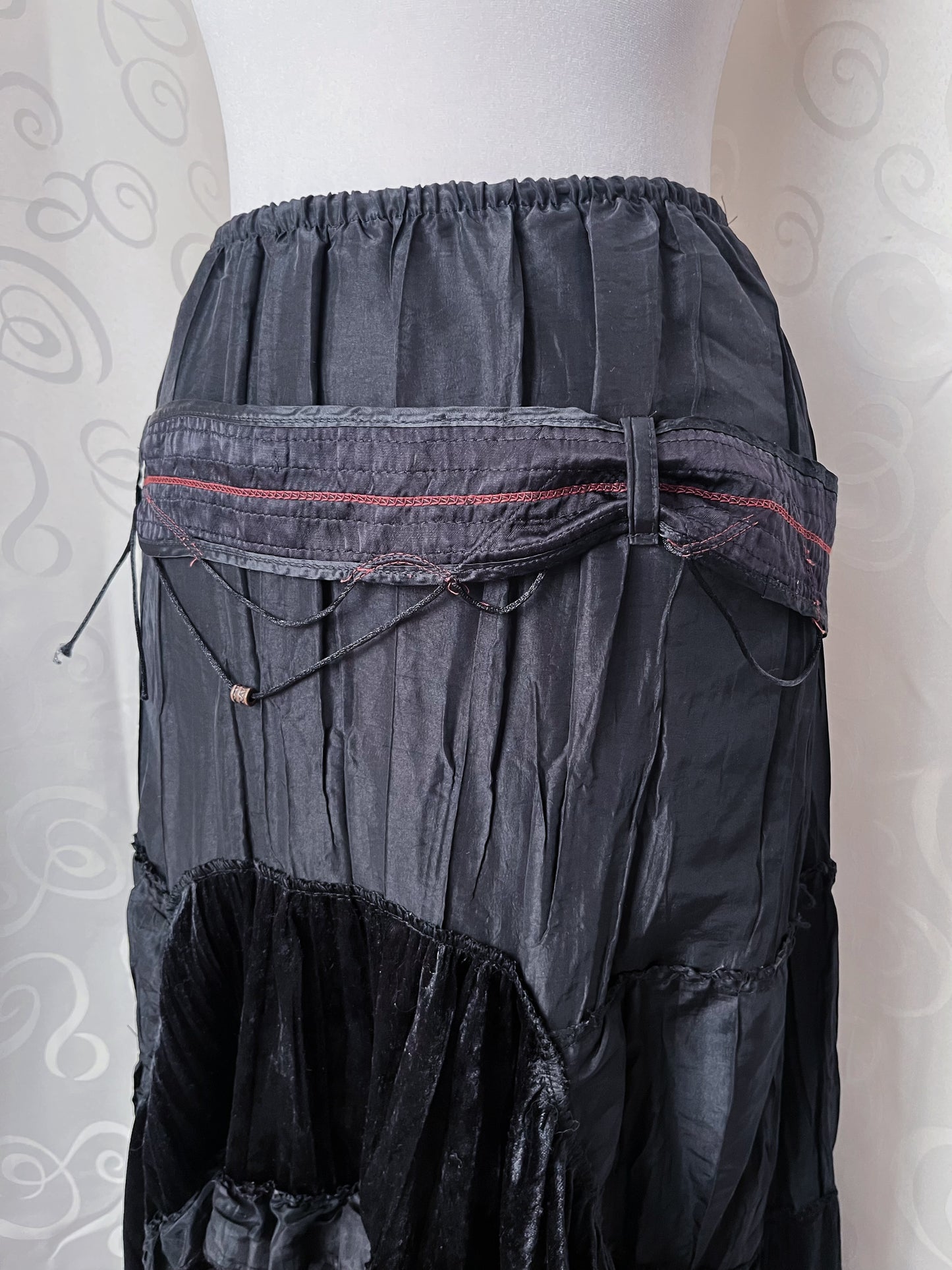 00’s whimsy maxi skirt with velvet detail 🦇