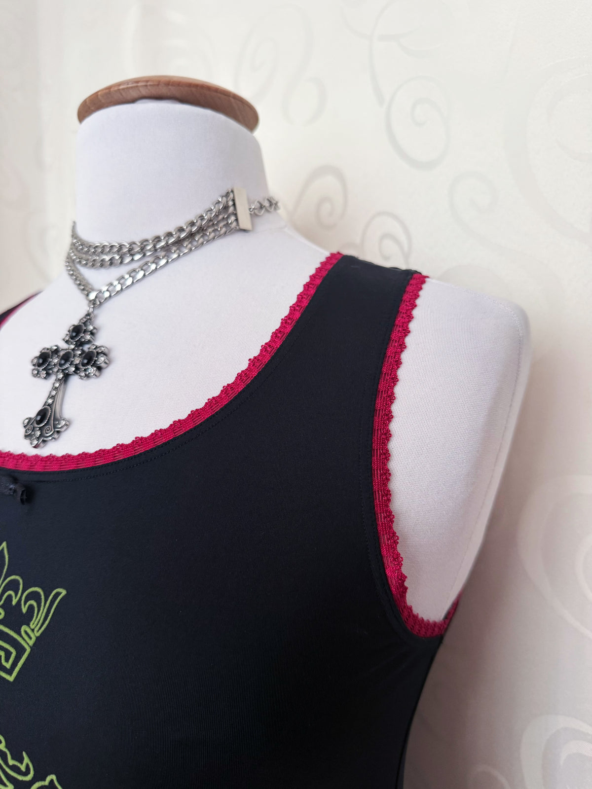 Coquette dirndl black top with lace & embroidered detail 🎀