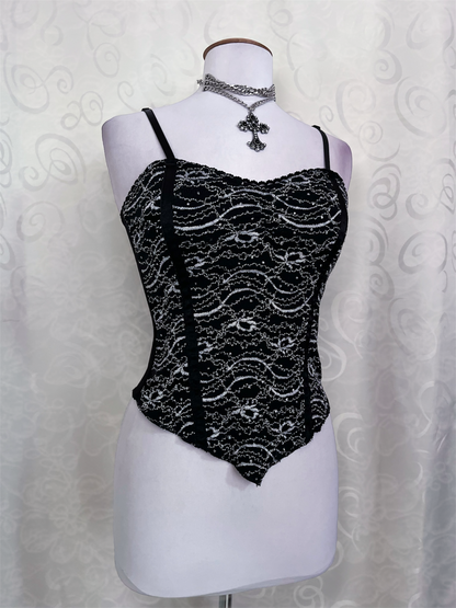 00’s Whimsygoth embroidered black & white top 🕷️