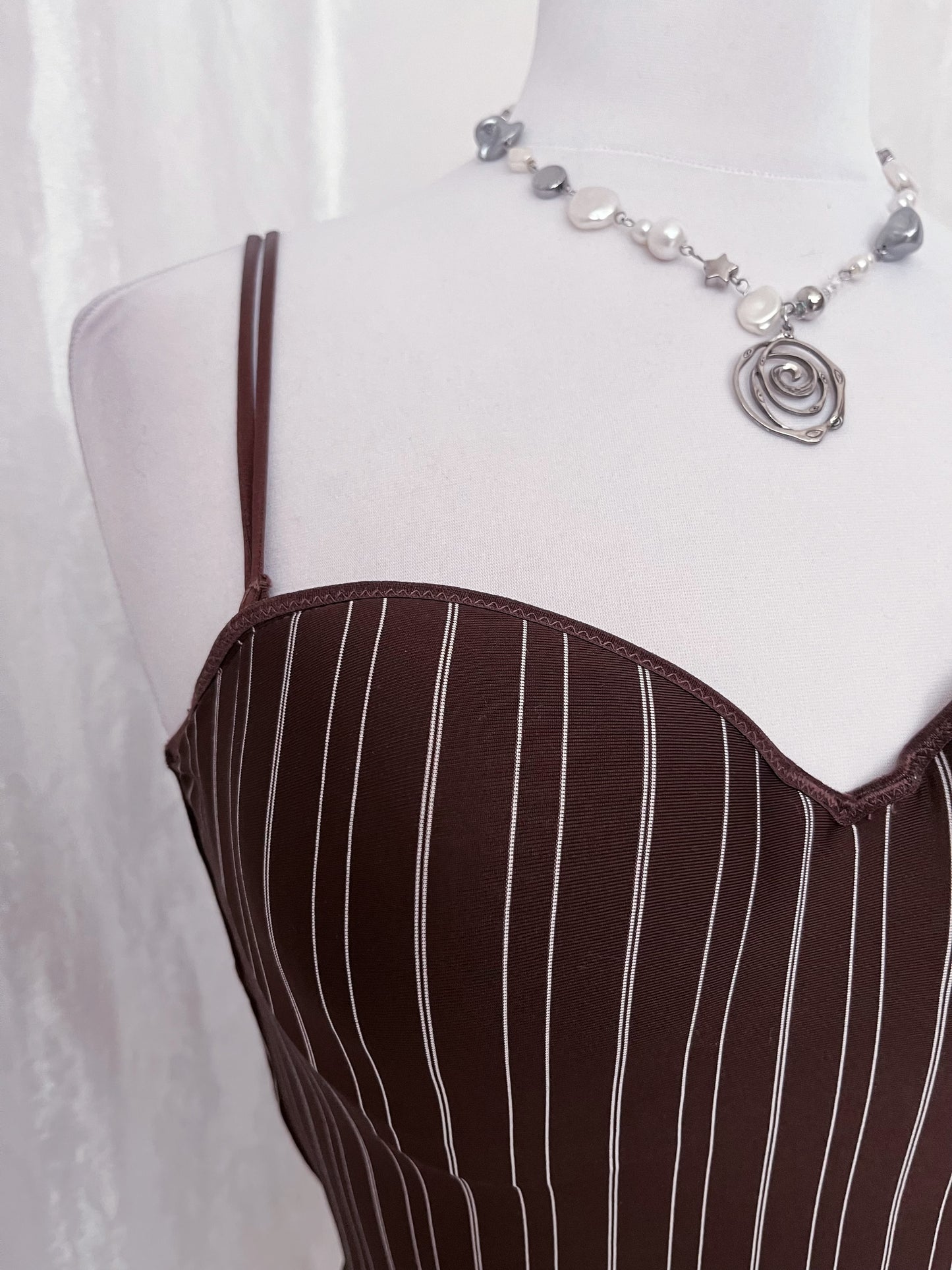 Cottage / coquette striped bustier top with lace up detail on the back 🎀