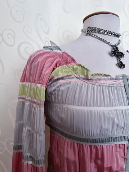 00’s deadstock colorful coquette shirt that closes with metal hooks 💜🌀