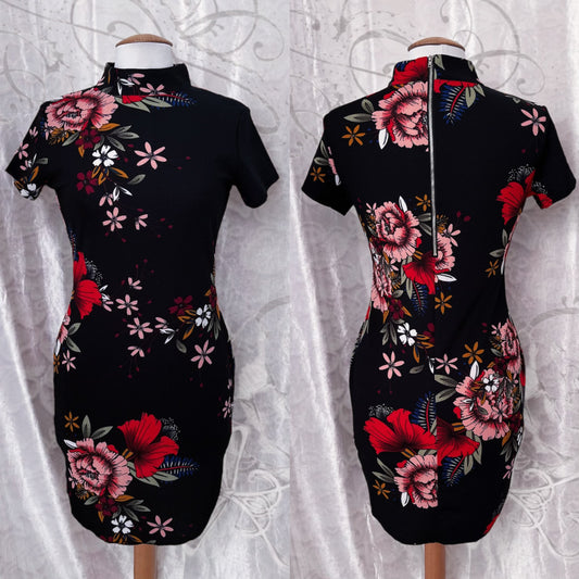 Beautiful Qipao style floral dress 🌺🌷