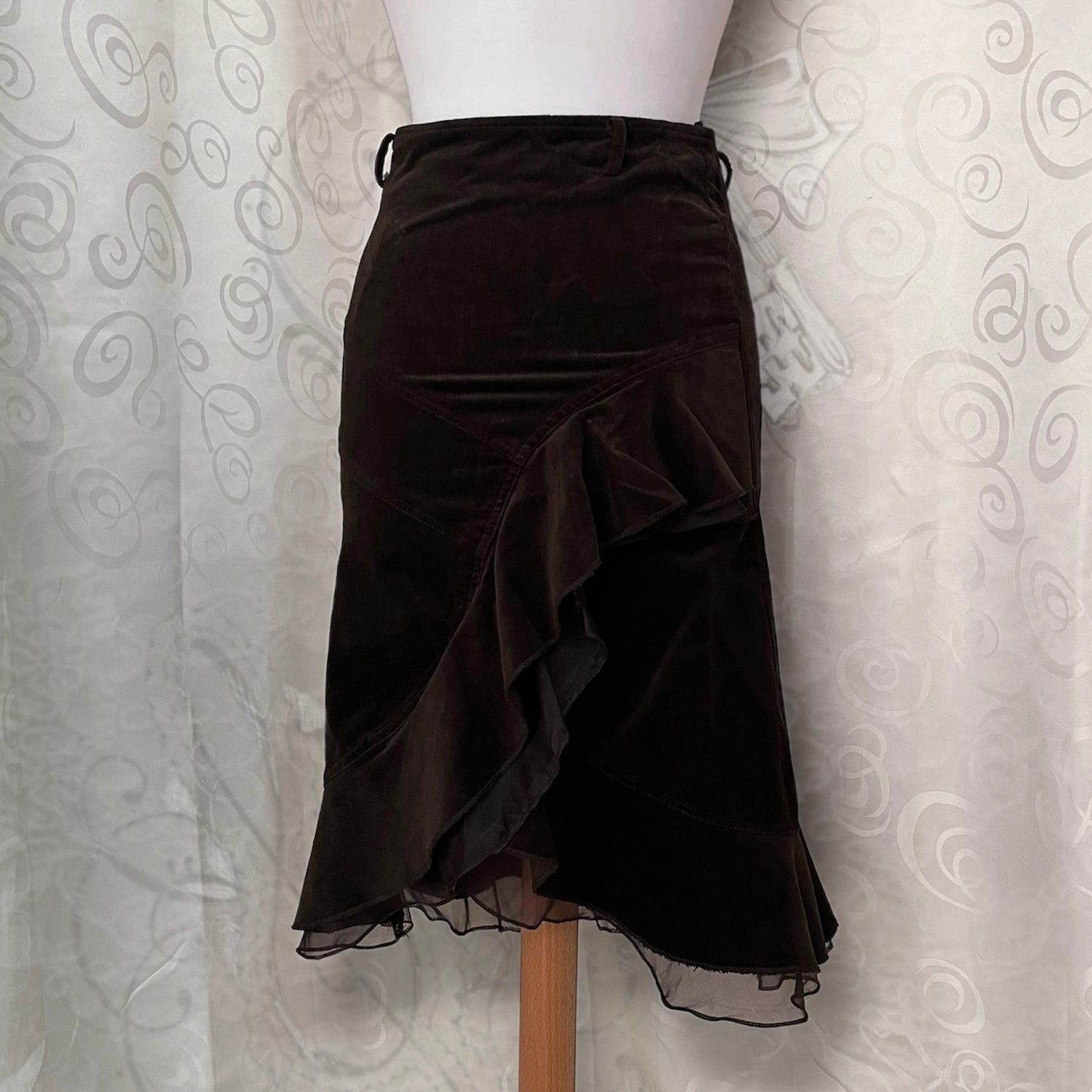 00’s whimsy corduroy brown skirt 🌀✨