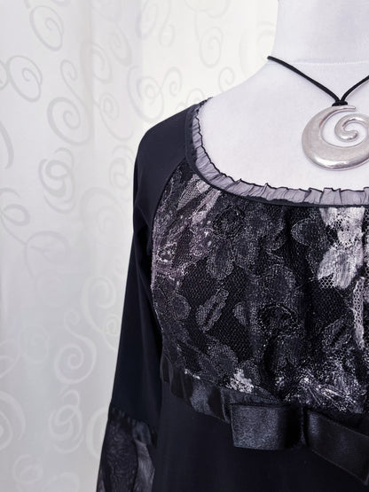 00’s whimsygoth/witchy black top 🕸️🦇