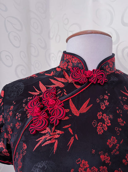 Iconic Silk qipao black & red embroidered dress ❤️