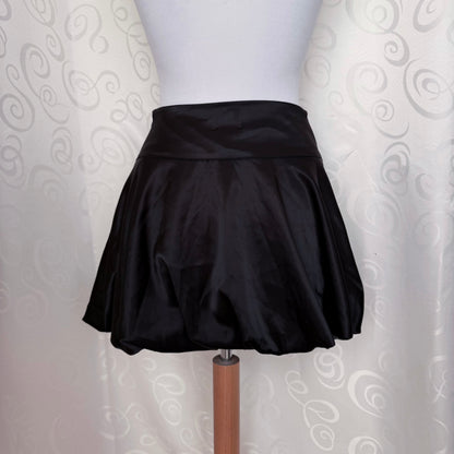 00’s Dark coquette black satin balloon skirt 🦇