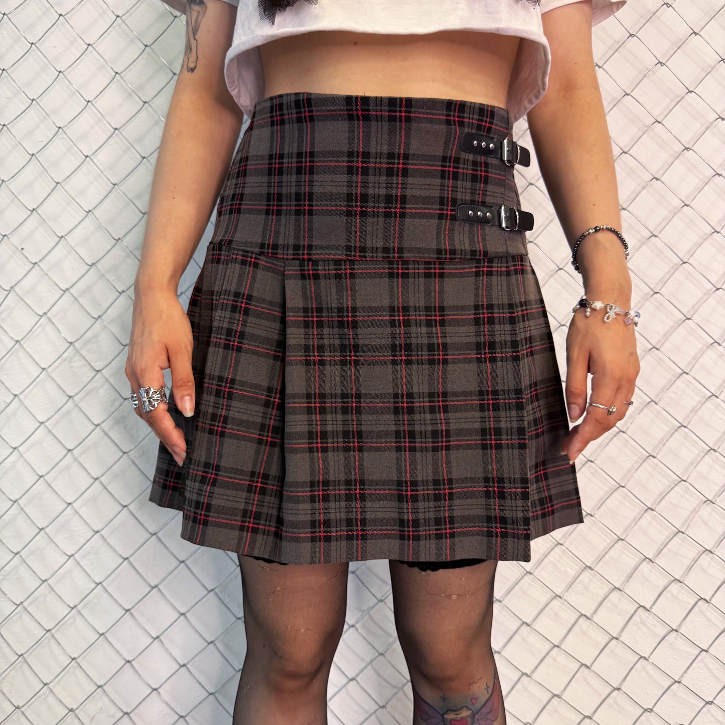 Alt pleated checked skirt with buckle details 🎸
