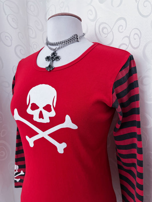 00’s emo red top with striped sleeves & skull prints on front & sleeves 💀☠️