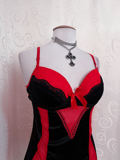 Vampire black & red bustier nightgown ❤️