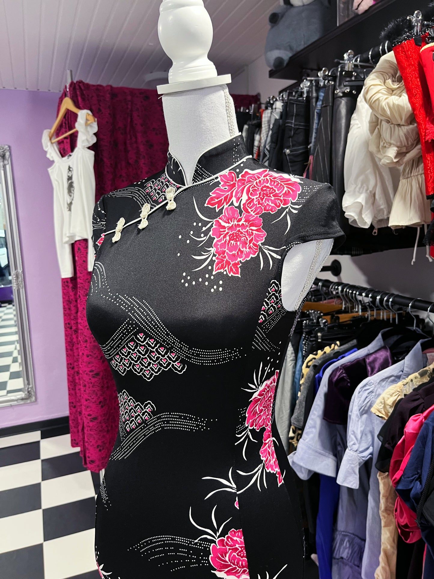 00’s iconic Qipao black & pink dress 💞🍡