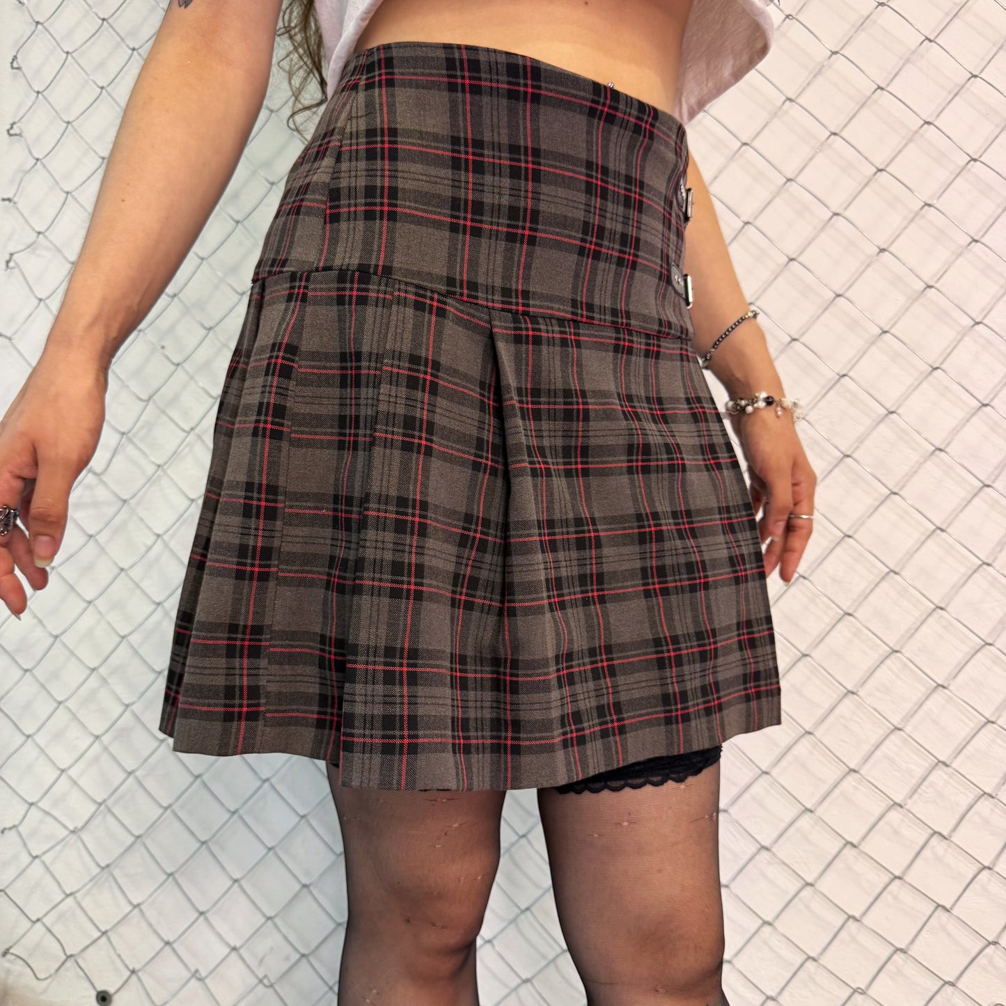 Alt pleated checked skirt with buckle details 🎸