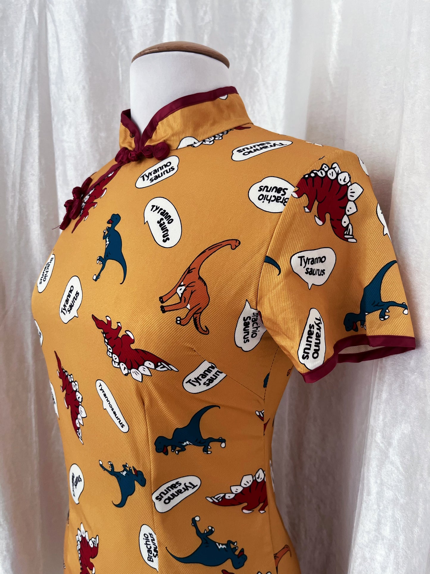 Modern Chinese Cheongsam Qipao dress with dinosaurs print 🦕🦖