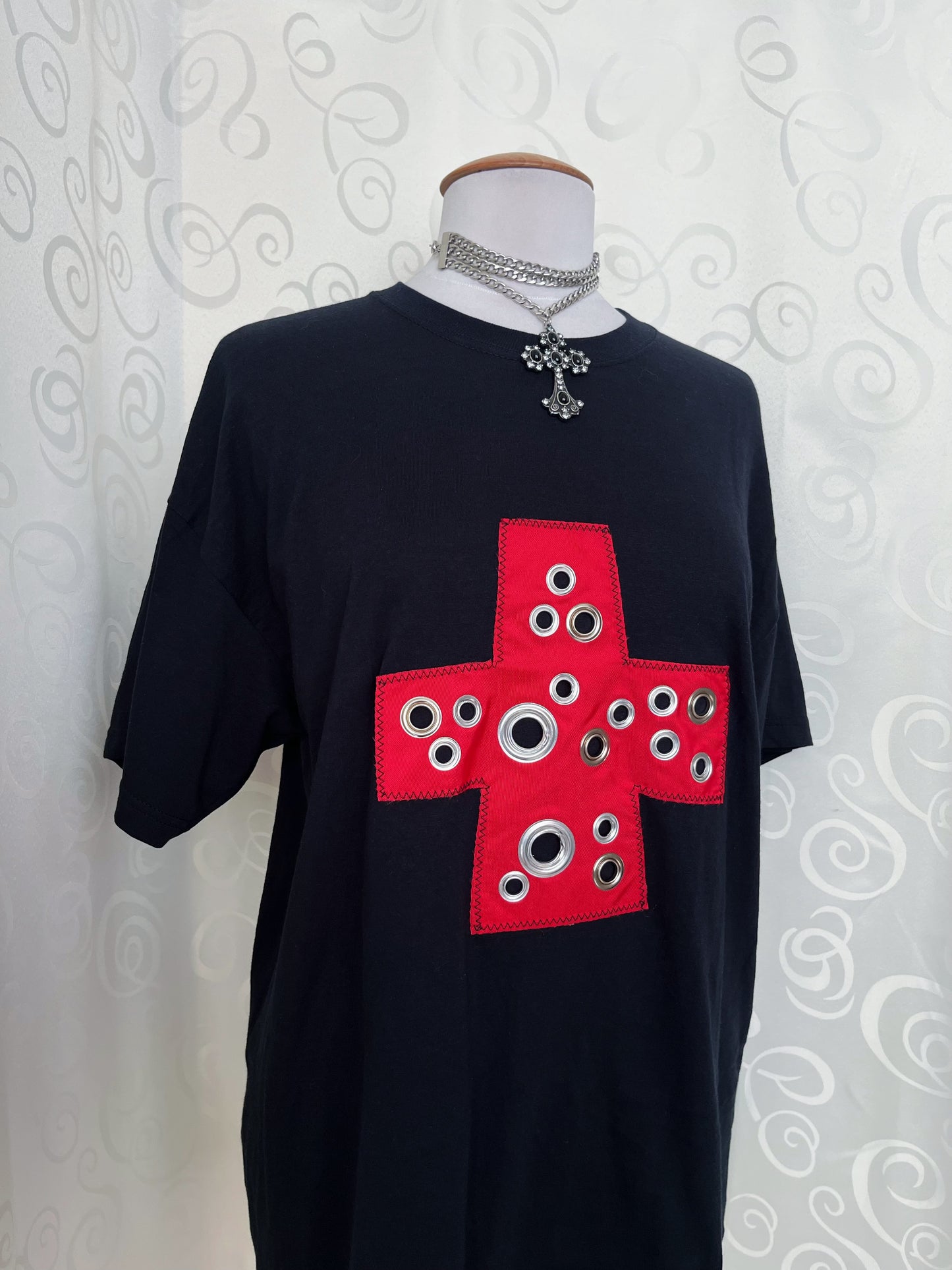 00’s punk reworked fruit of the loom tee with cross patchwork & studs details ✝️☠️