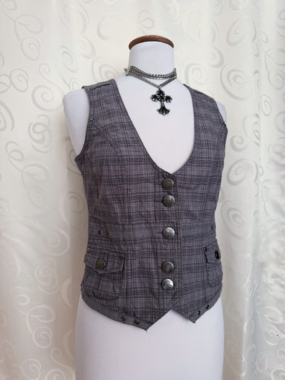00’s grey plaid vest 🦝🗝️