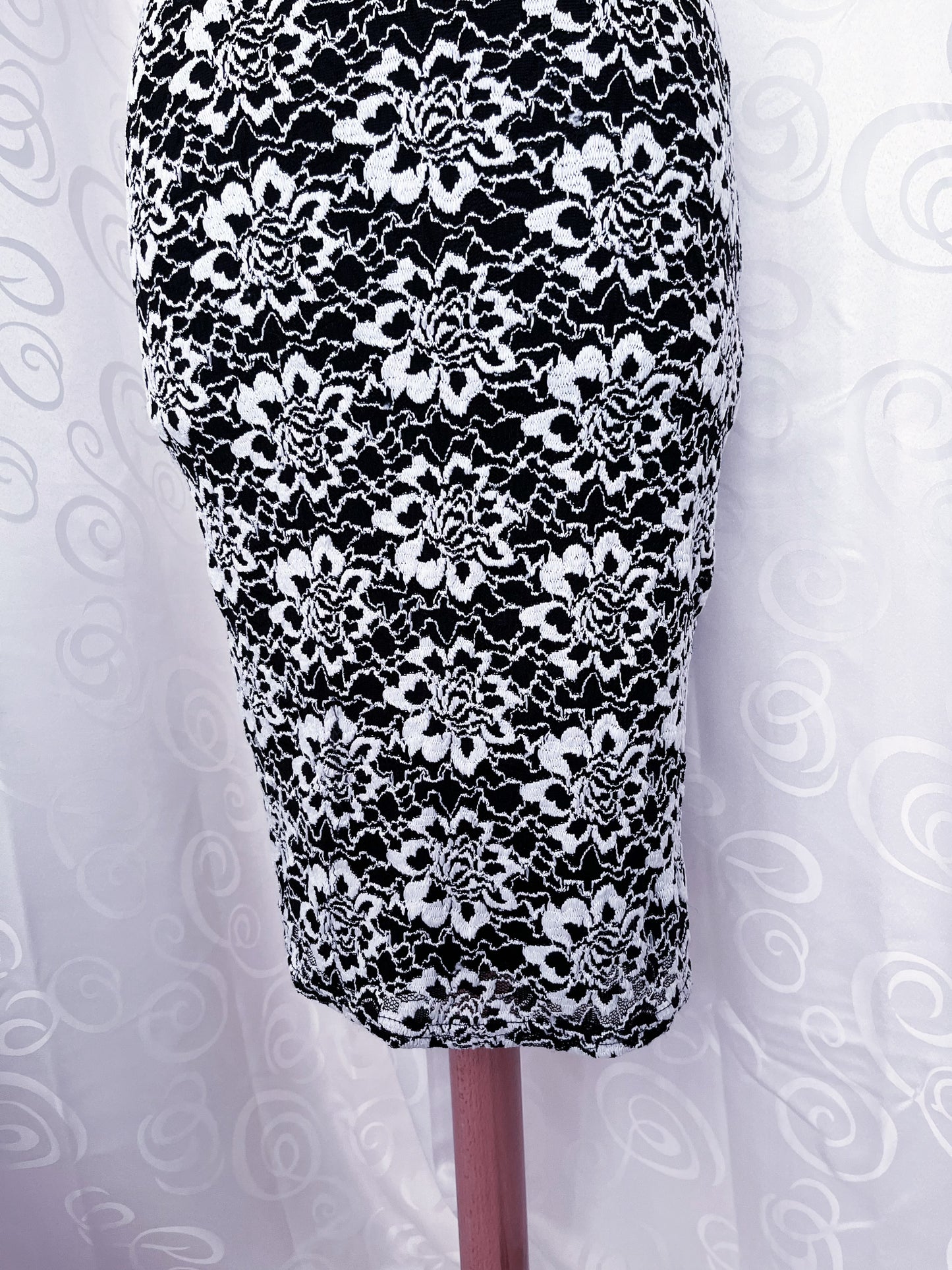 00’s Lipsy asian style Qipao black & white embroidered dress 🐇🕷