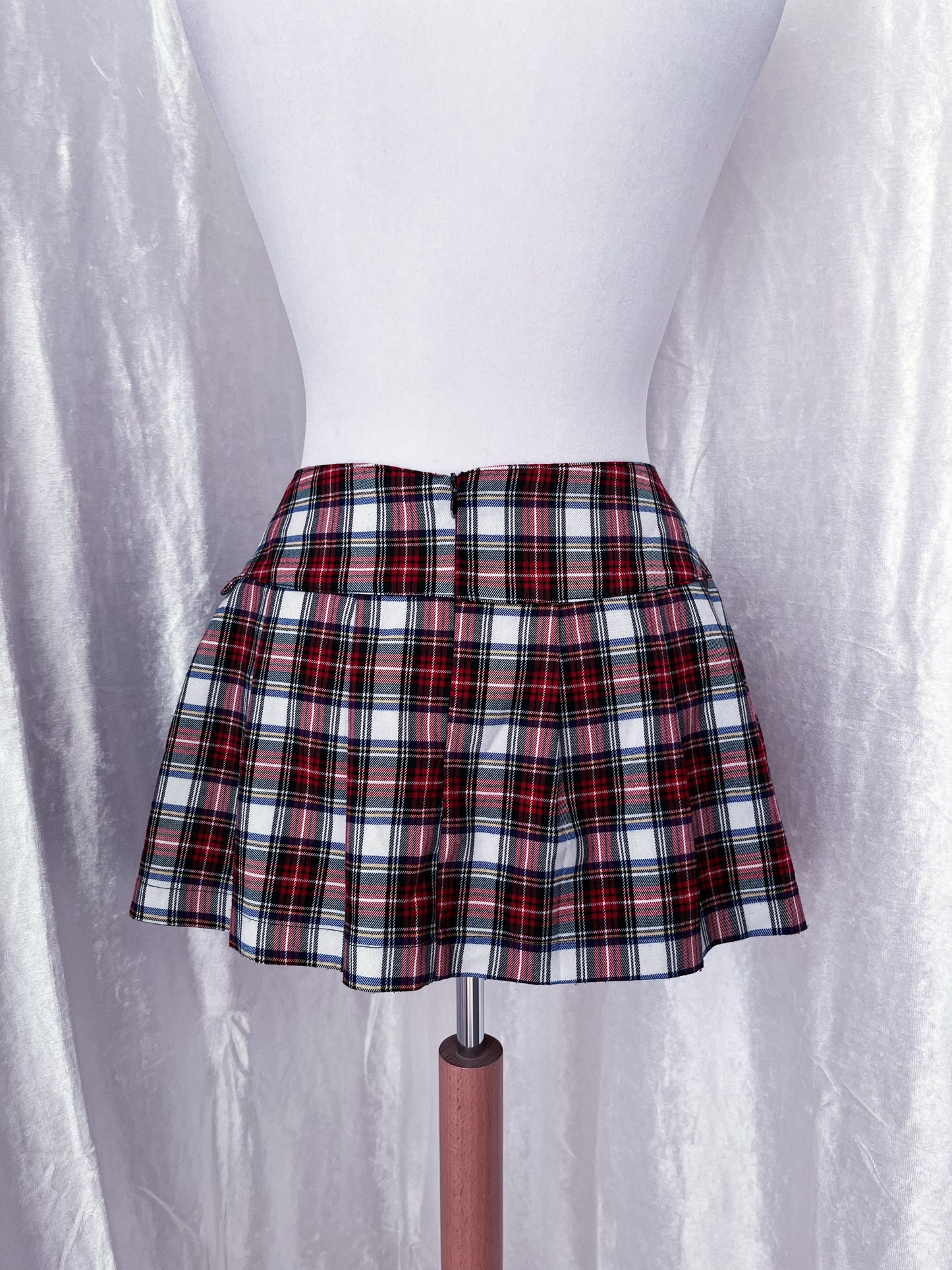 Iconic mini plaid skirt ❤️