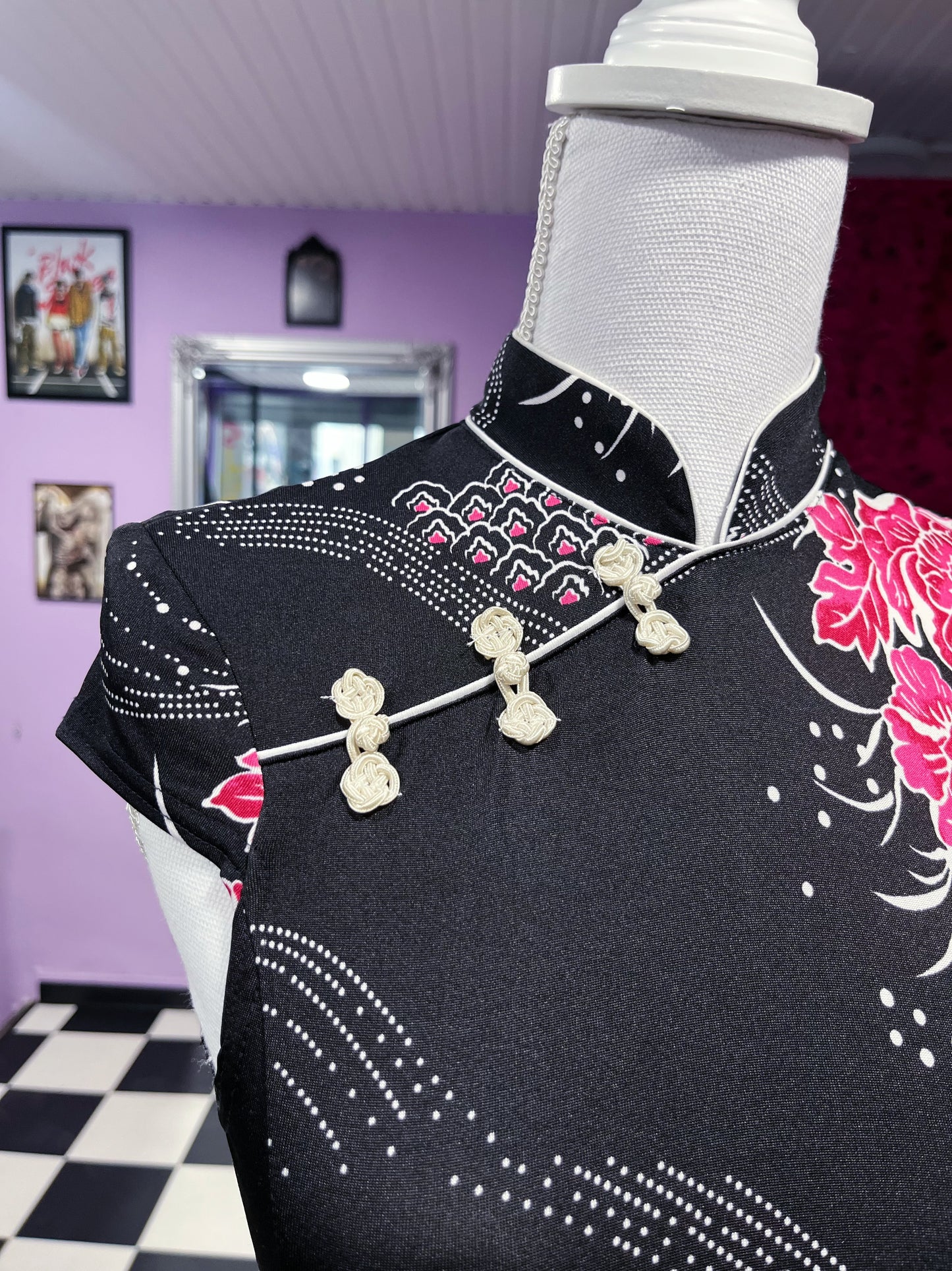 00’s iconic Qipao black & pink dress 💞🍡