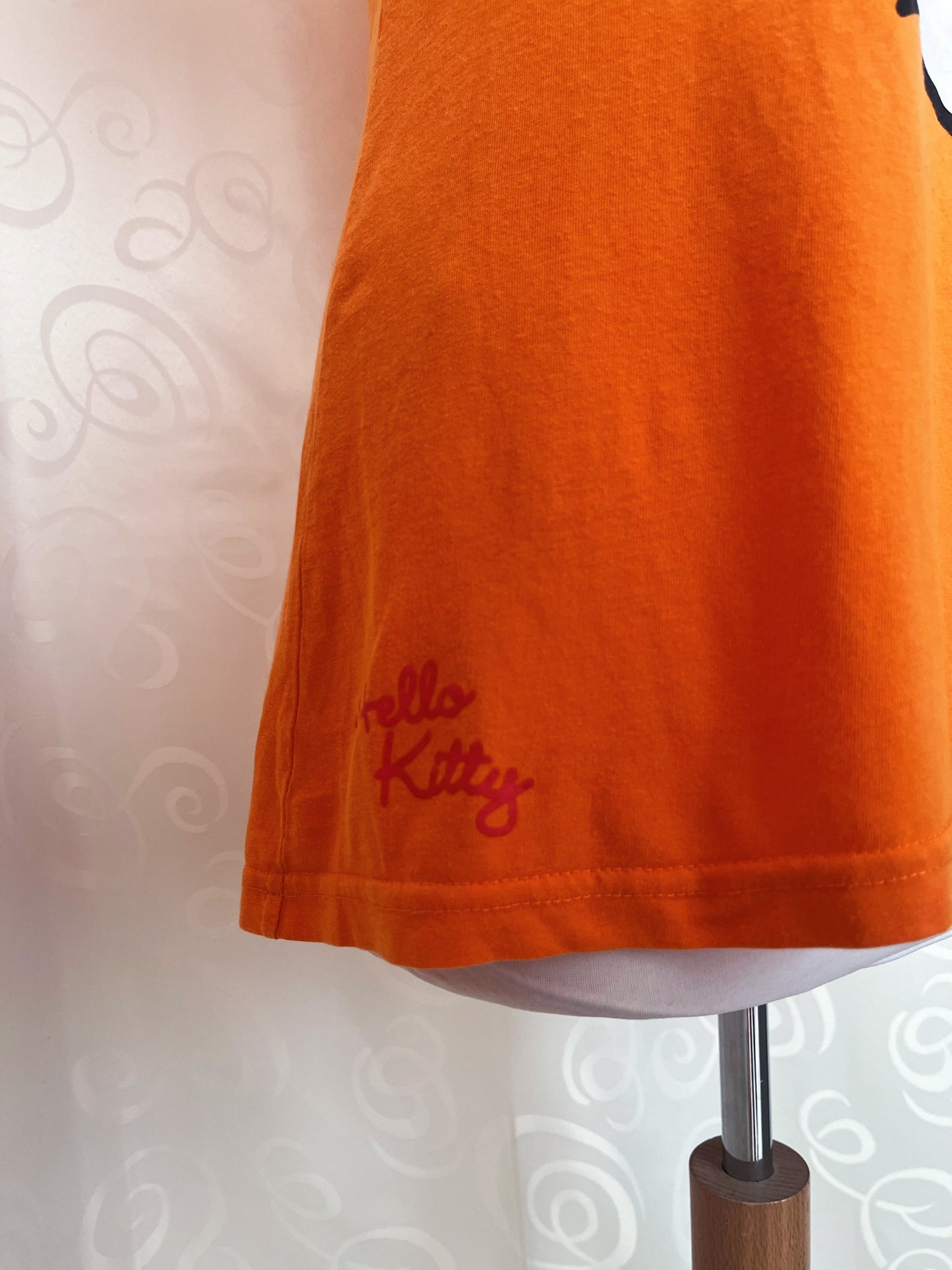 2011 Limited Edition Sanrio’s Hello Kitty Dutch Majestic tee 🐱🎀