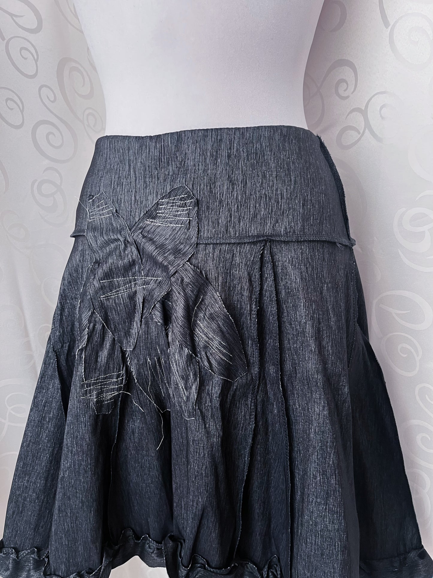 00’s whimsygoth grey skirt 🌀🩶