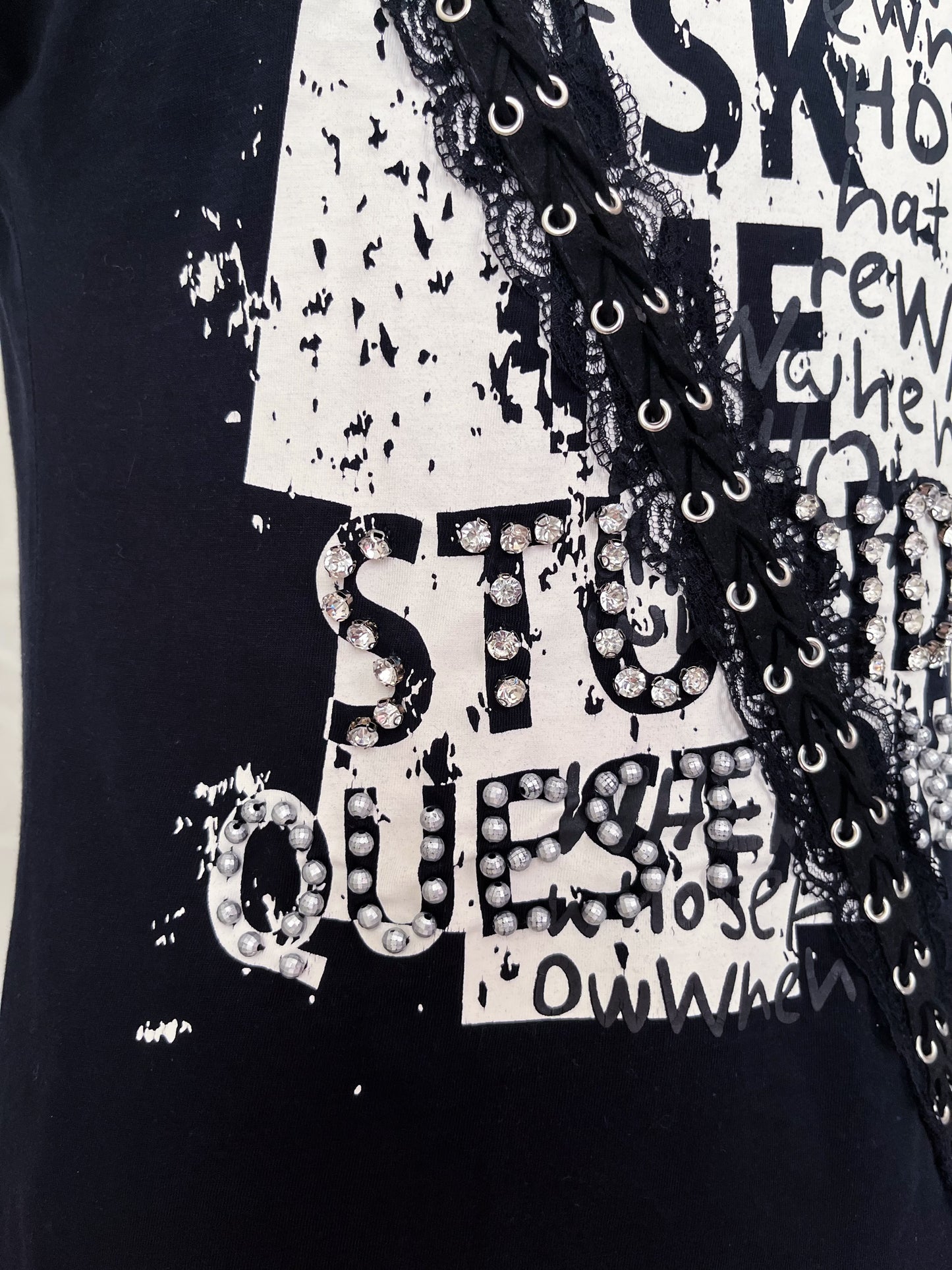 00’s iconic alternative tee with graphic print & lace-up details 🕷️🌀