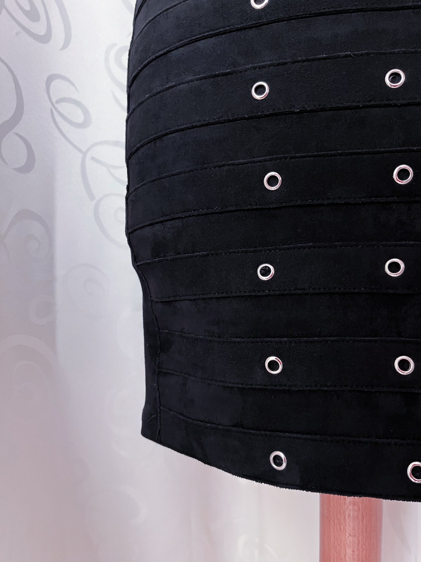 Essential mini Alt black skirt with buckles 🦇