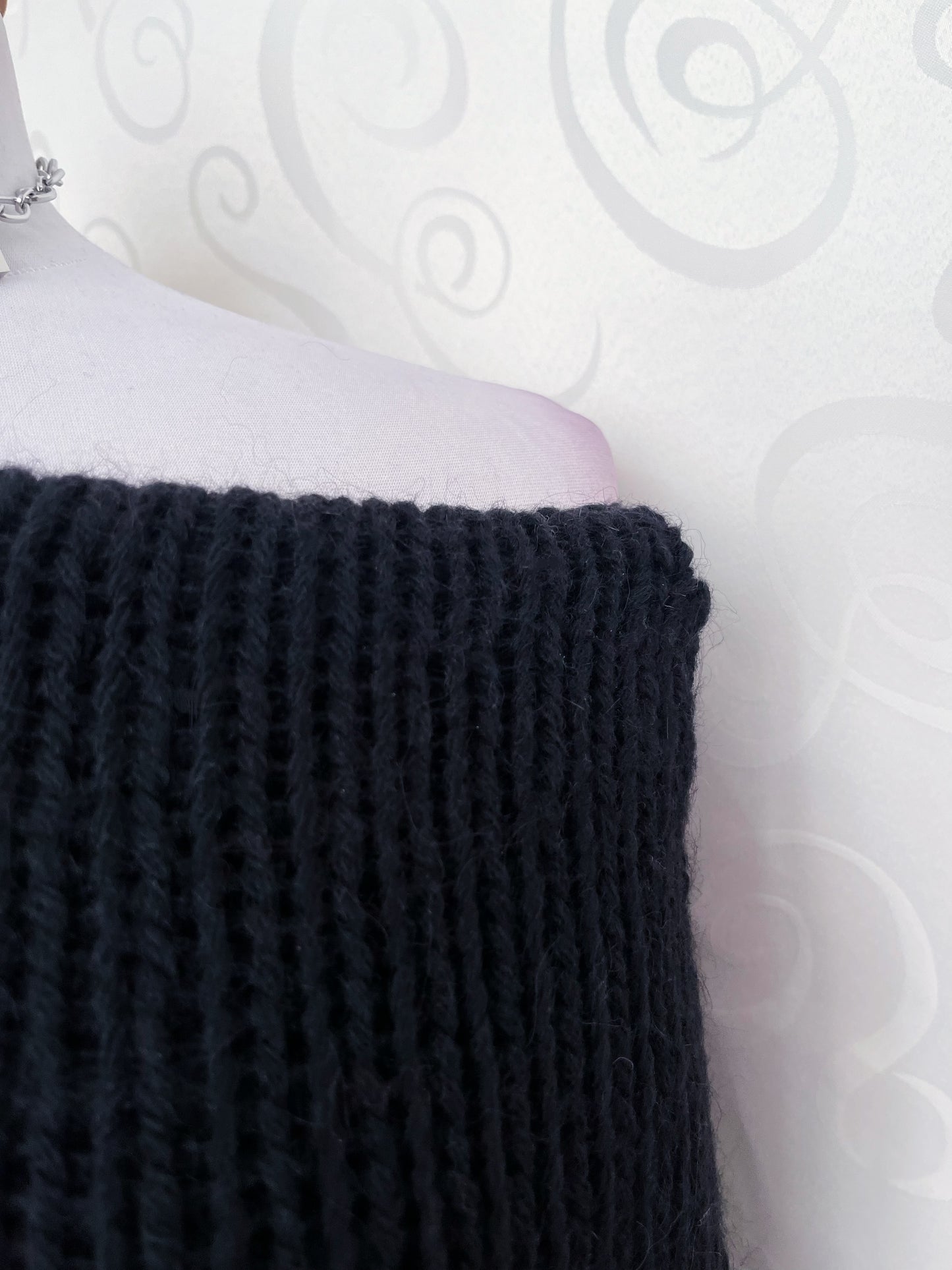 Iconic emo striped knit off-shoulder tunic 🕷🗝