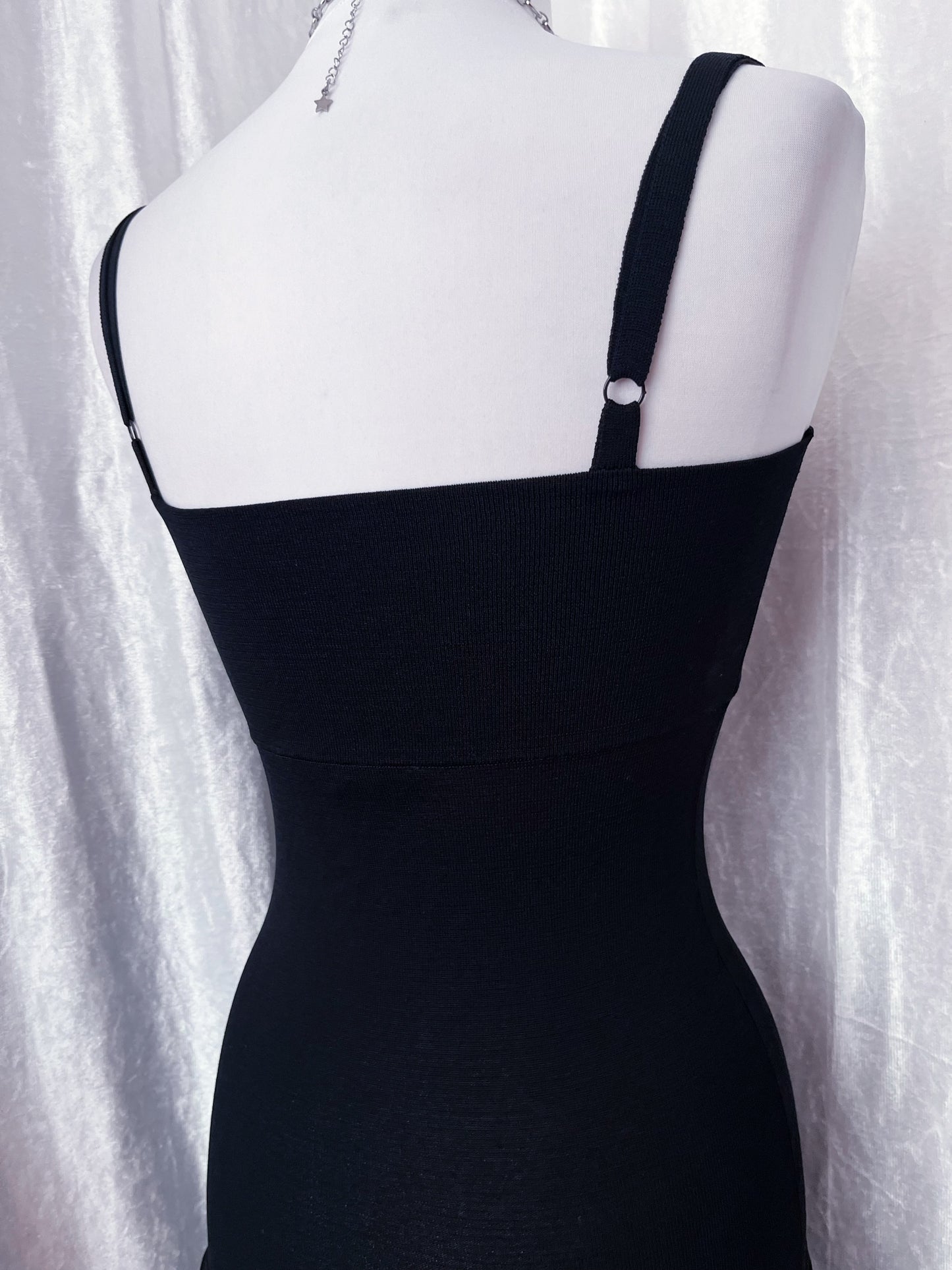 Essential black fairy dress with pockets on the sides 🎀