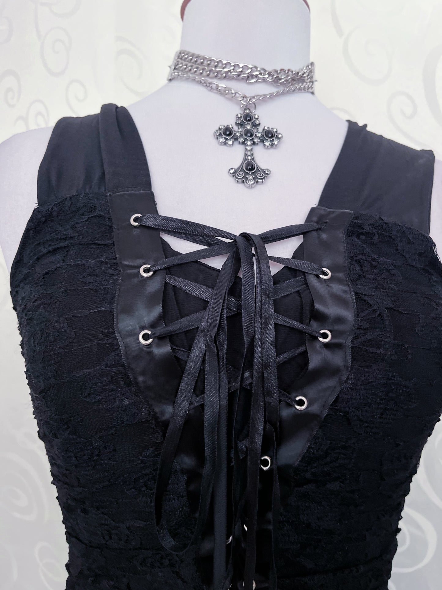 00’s Gothic lace-up lacey dress 🕷️