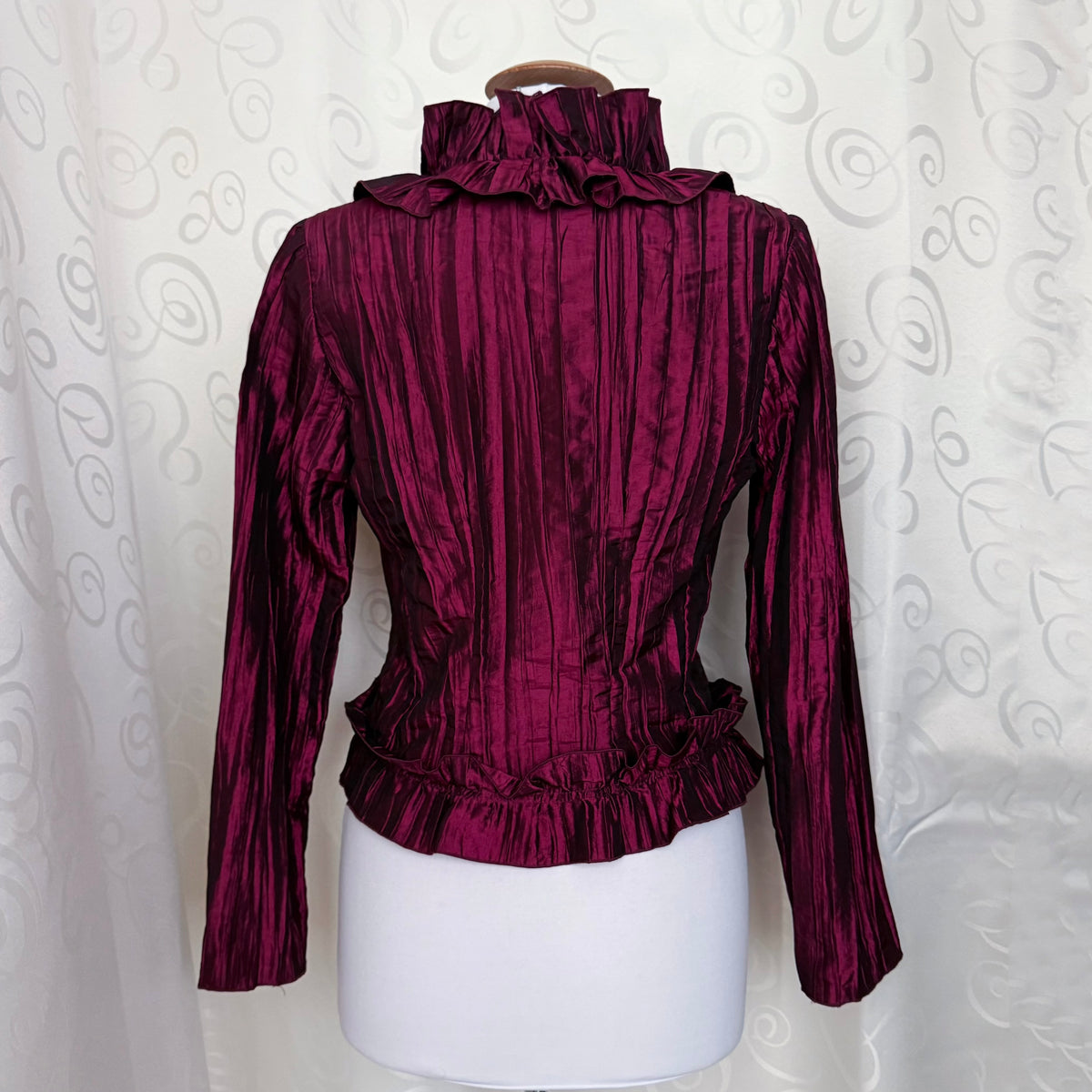 00’s Whimsygoth vampire burgundy ruffle shirt 🫀