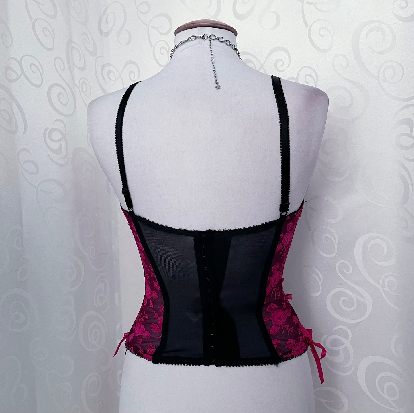 00's H&M pink lace mesh corset with lace-up side details 🎀🗝