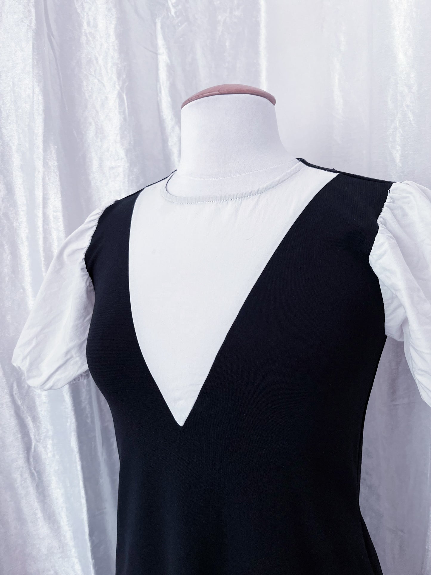 Beautiful coquette black & white dress with puff sleeves 🍰🍓