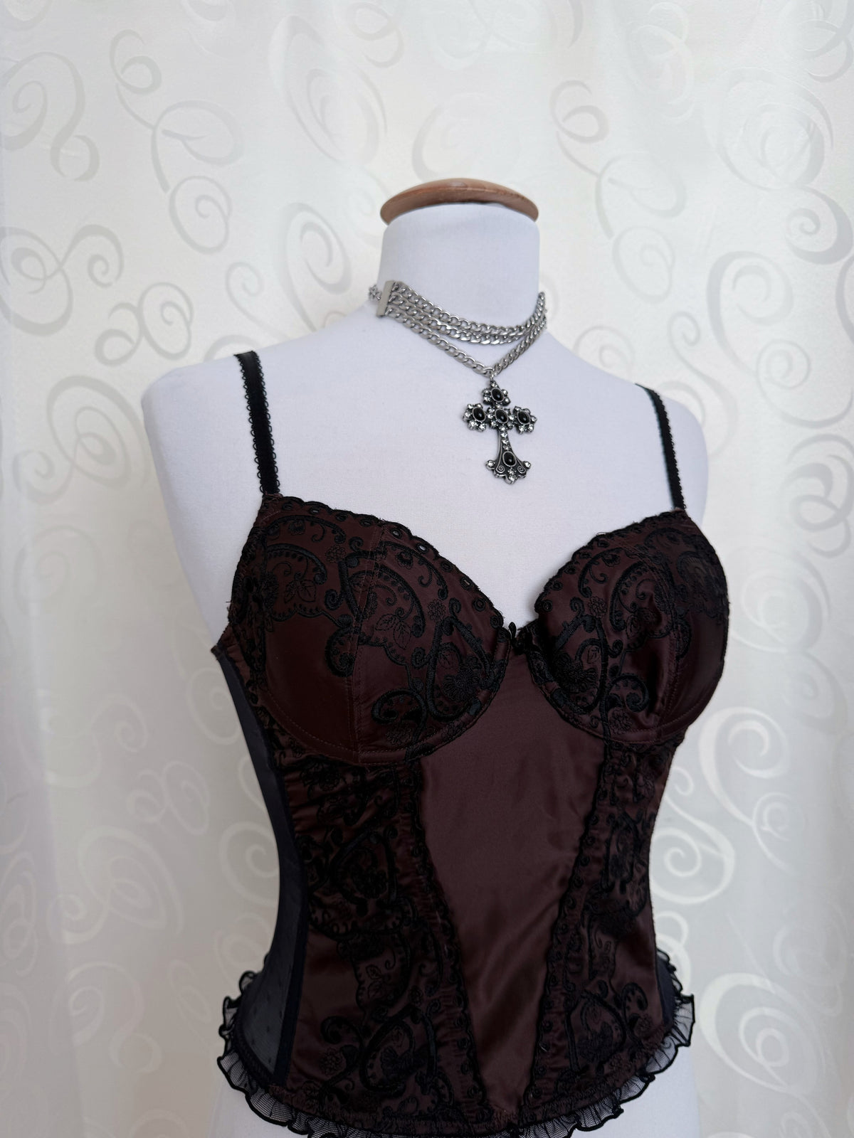 00’s whimsygoth brown corset top with mesh & embroidered detail 🐌🧚🏾