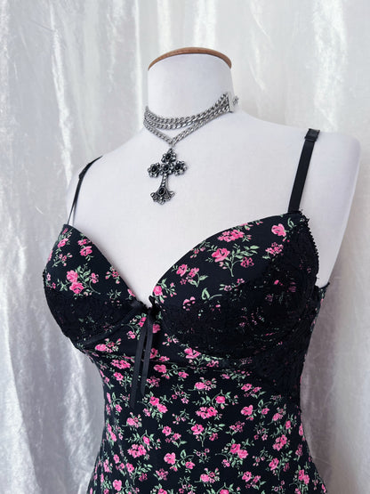 Beautiful floral babydoll with lace detail 🌸