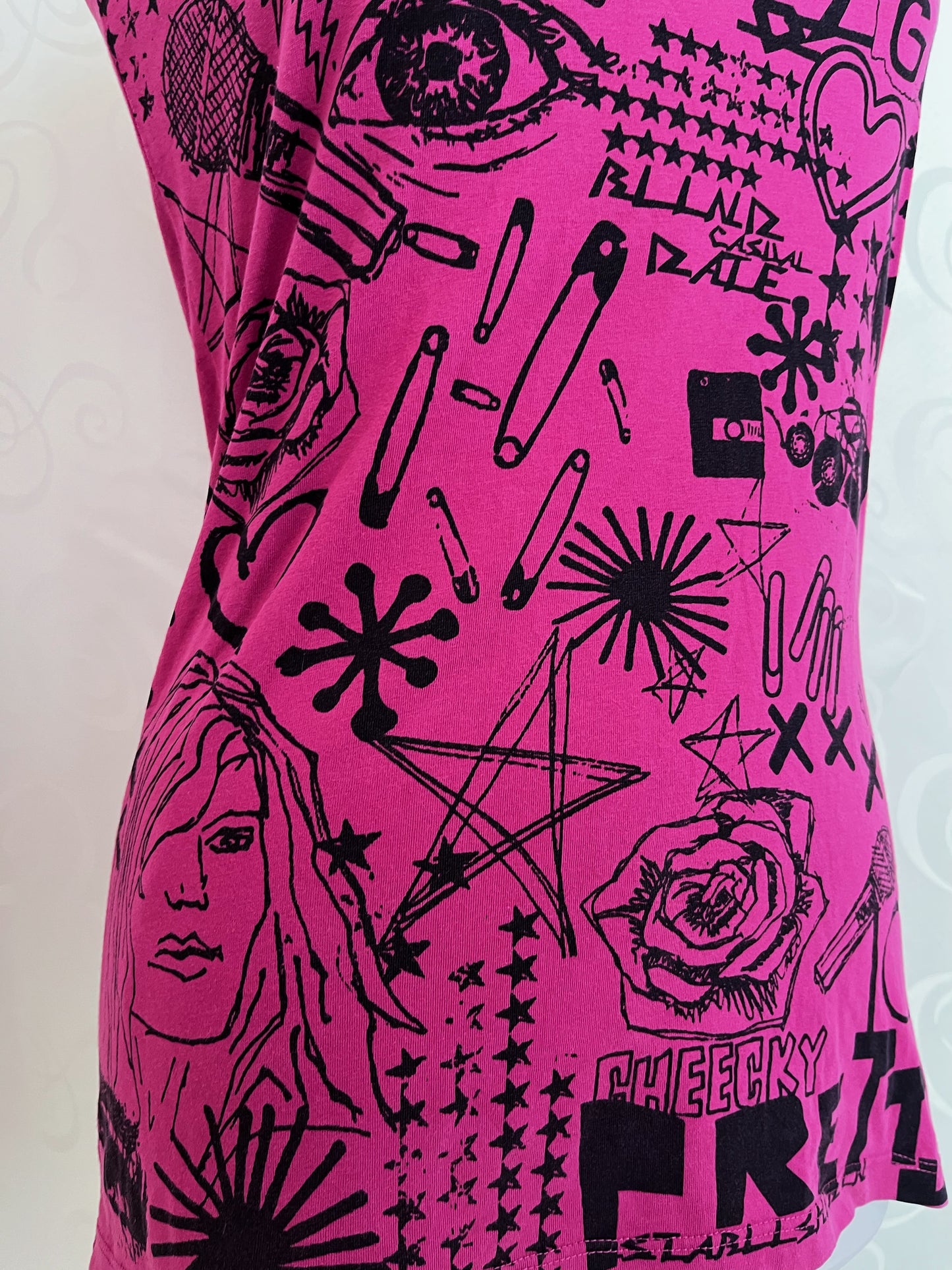 Y2K scene/emo style graphic tee 📓