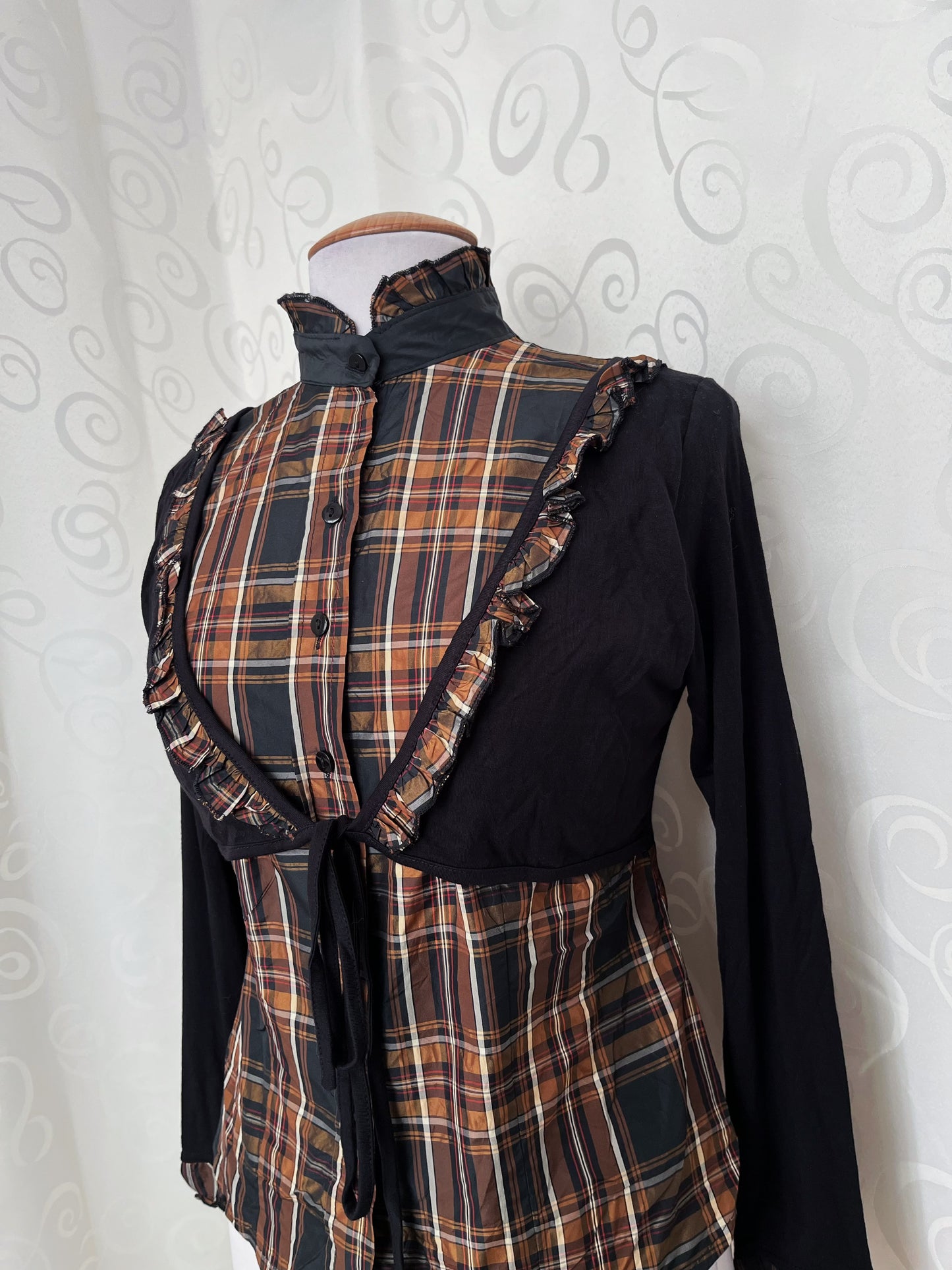 00’s deadstock Gothic/Jirai Kei tartan shirt with bolero effect 🌀🐌