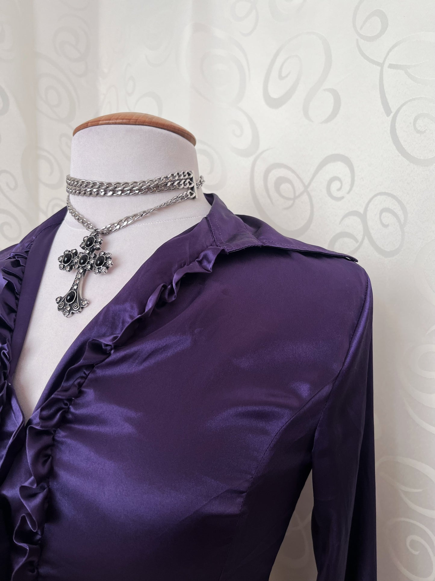 00’s Gothic purple satin shirt with ruffle details 💜