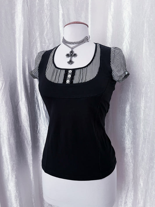 Horror protagonist / dark coquette top 🔦🎞️📷