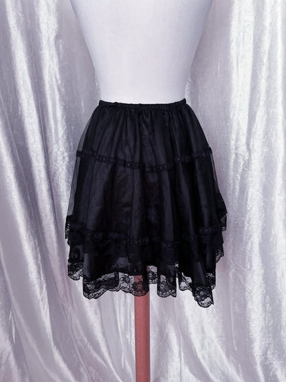 Modern dark coquette/ horror protagonist tulle skirt 🗝️🎀