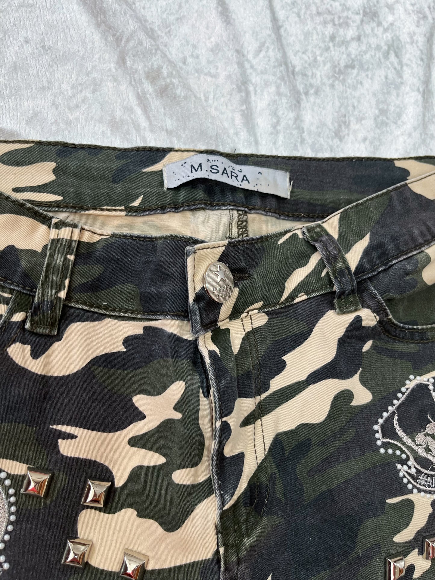 Alt ripped army jeans 🕸️🔫🦇