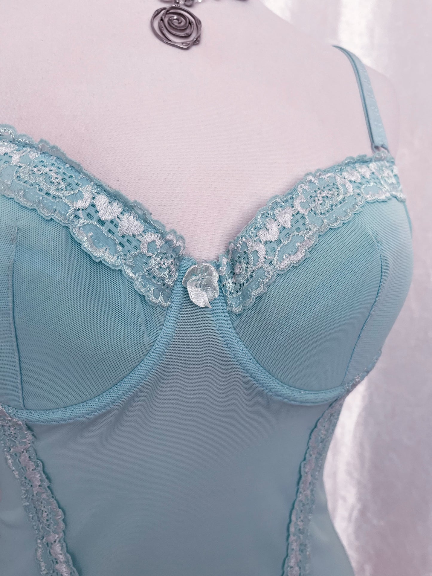 00’s baby blue corset top 🦋