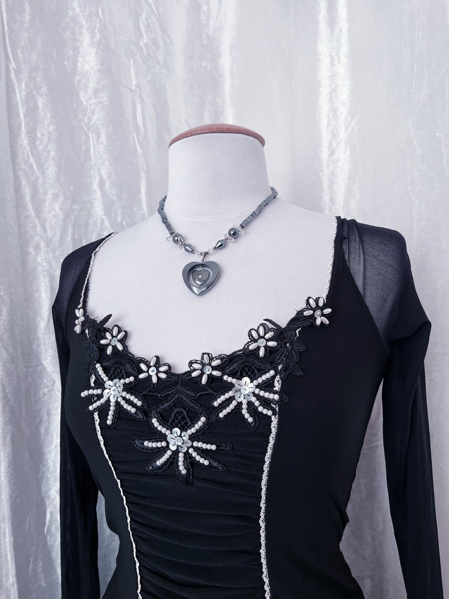00’s dark fairy beaded top with mesh sleeves 🧚🏼