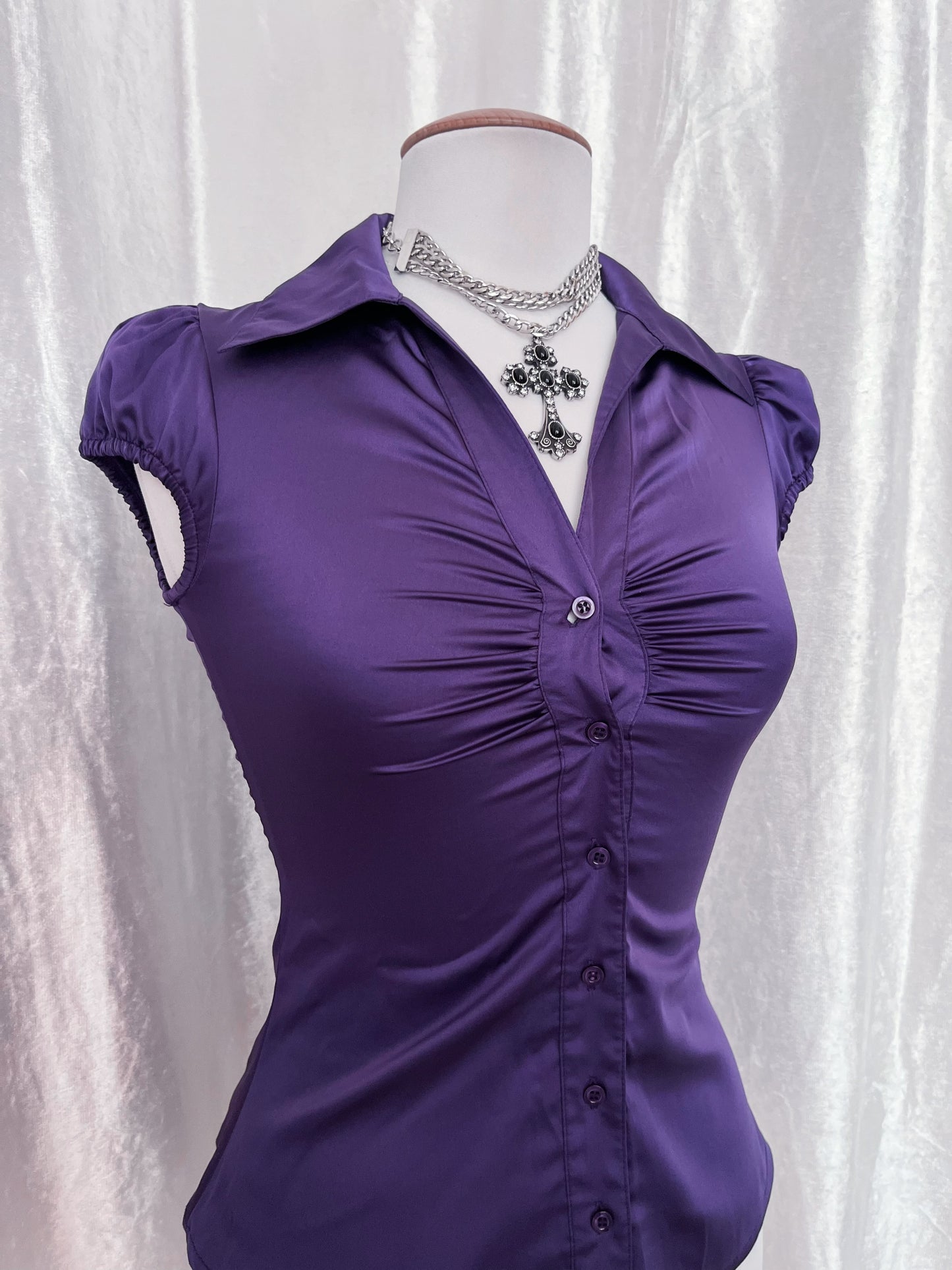 Iconic Horror Protagonist purple shirt 📷🎞️