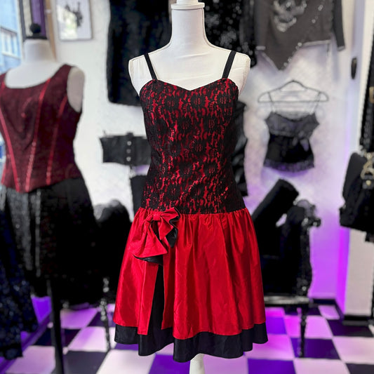 Gothic vampire lacey & satin red prom dress 🫀