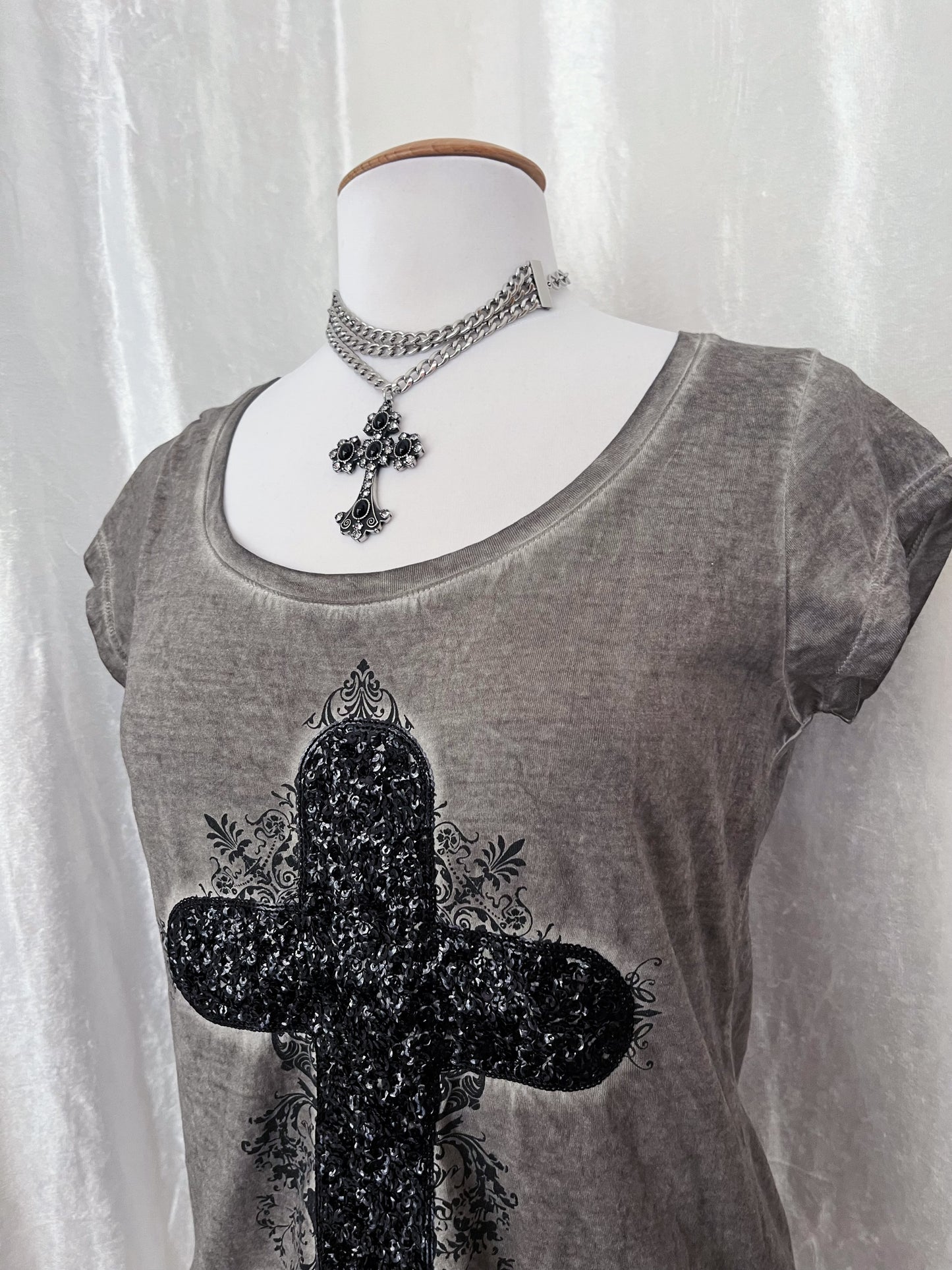 Y2K Whimsy & Alt cross top 🕷️