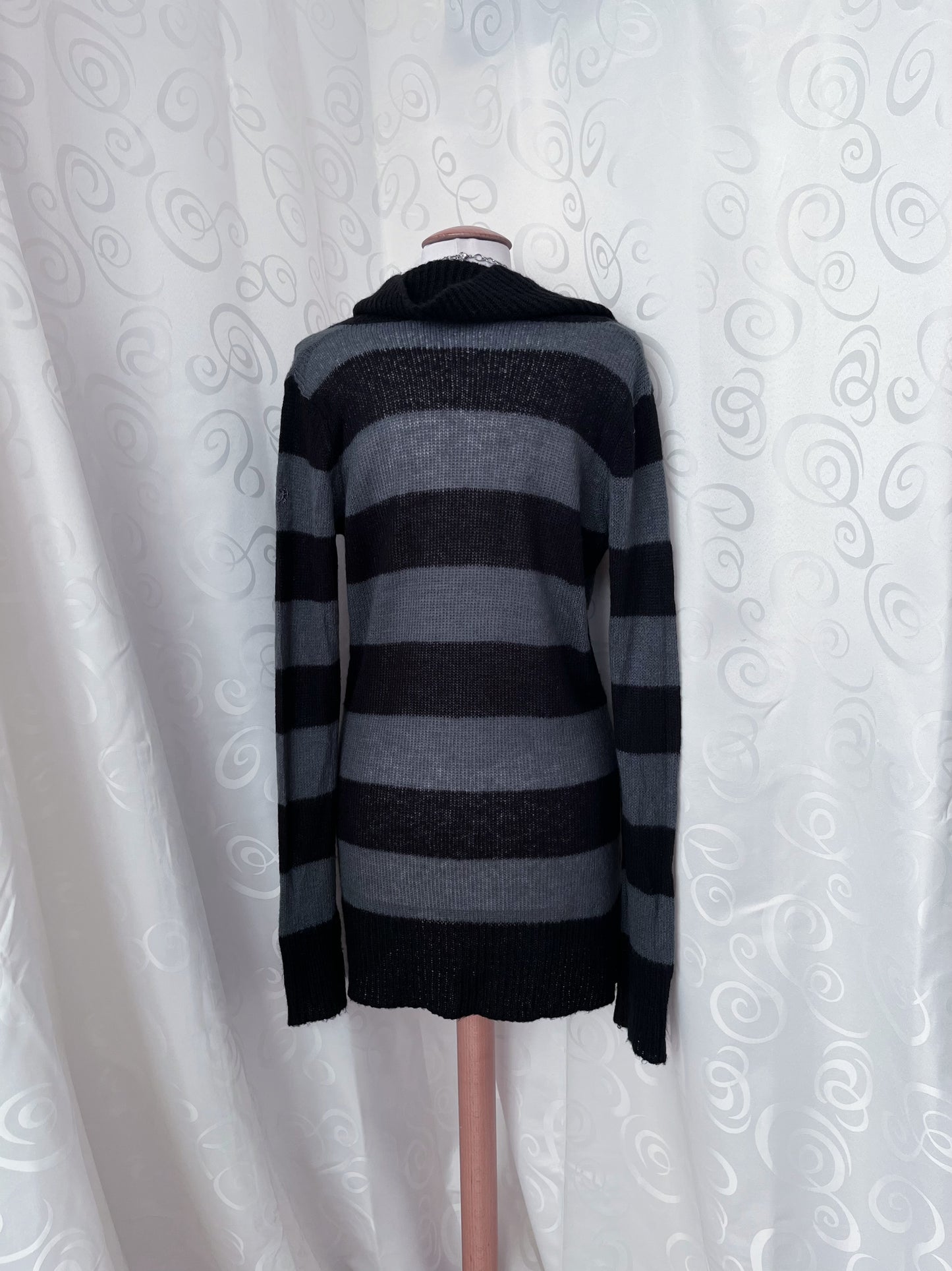 EDC emo striped sweater 💀